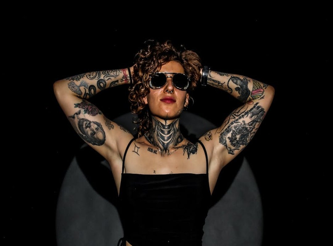 tatuajes en el cuello para mujer tumblr